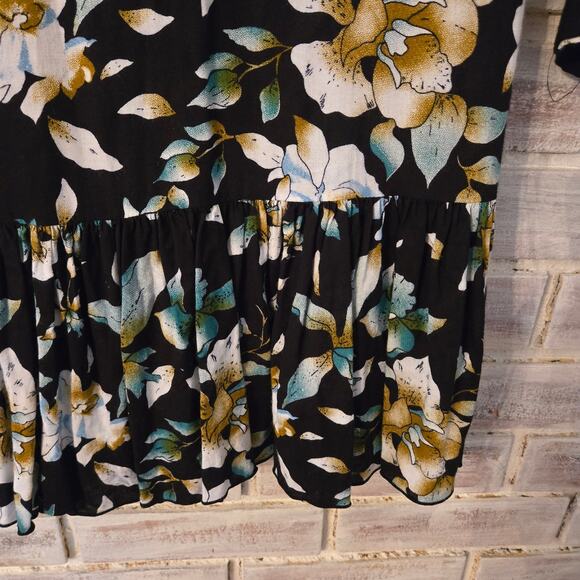 Walker & Wade 
Ibiza Dress Black Floral Ruffle Hem‎ Long Sleeve 
Size Medium - Picture 9 of 9